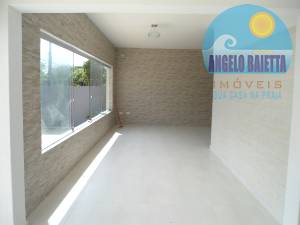 Casa á venda no bairro Arpoador em Peruíbe, á 400 metros da praia