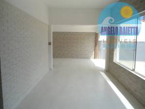 Casa á venda no bairro Arpoador em Peruíbe, á 400 metros da praia