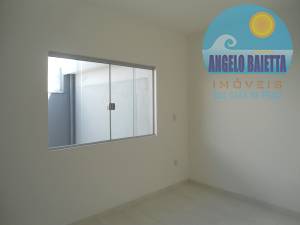 Casa á venda no bairro Arpoador em Peruíbe, á 400 metros da praia