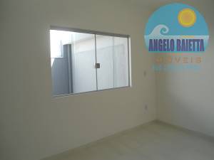 Casa á venda no bairro Arpoador em Peruíbe, á 400 metros da praia