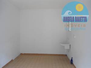 Casa á venda no bairro Arpoador em Peruíbe, á 400 metros da praia