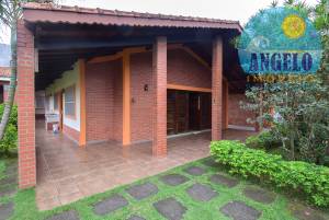 Casa terrea, 3 dormitórios, 2 lotes,  no bairro Arpoador, á 200 metros da praia