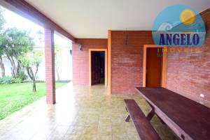 Casa terrea, 3 dormitórios, 2 lotes,  no bairro Arpoador, á 200 metros da praia