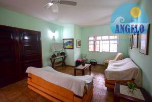 Casa terrea, 3 dormitórios, 2 lotes,  no bairro Arpoador, á 200 metros da praia