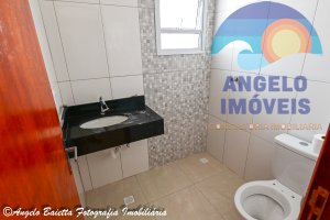 Casa pé na areia a venda no bairro Oásis em Peruíbe