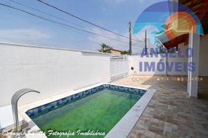 Casa pé na areia a venda no bairro Oásis em Peruíbe