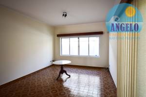 Casa térrea com piscina, 3 dormitorios em Peruíbe, entre 400 e 800 metros da praia
