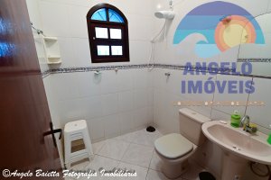 Casa á venda no bairro Cidade Nova Peruíbe em Peruíbe