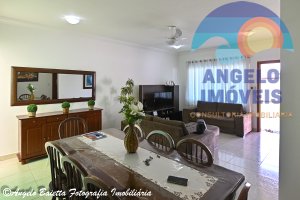 Casa á venda no bairro Jardim Beira Mar em Peruíbe