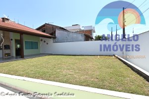 Casa á venda no bairro Jardim Beira Mar em Peruíbe