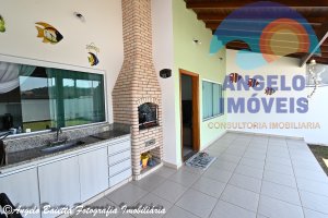 Casa á venda no bairro Jardim Beira Mar em Peruíbe