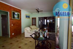 Casa com piscina para venda no bairro Oásis em Peruíbe, entre 800 e 1200 metros da praia