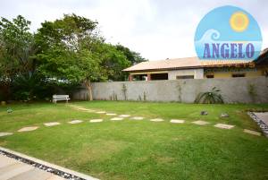 Casa com piscina para venda no bairro Oásis em Peruíbe, entre 800 e 1200 metros da praia