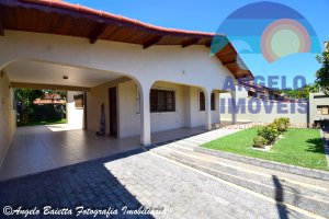 Casa á venda no bairro Stella Maris em Peruíbe
