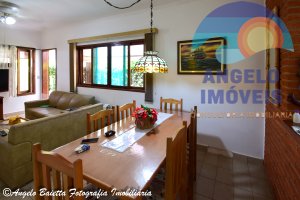 Casa á venda no condomínio Bougainvillée II em Peruíbe