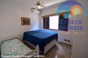 Casa á venda no condomínio Bougainvillée II em Peruíbe