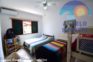 Casa á venda no condomínio Bougainvillée II em Peruíbe