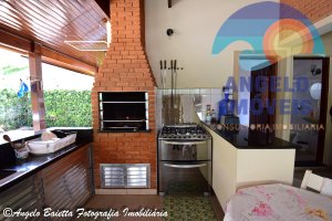Casa á venda no condomínio Bougainvillée II em Peruíbe