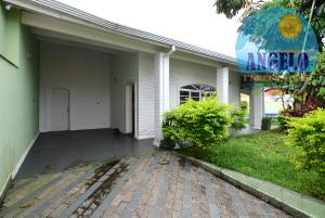 Casa com piscina para venda no bairro Jardim Marcia em Peruibe