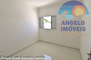 Casa nova com piscina á venda no bairro Tres Marias em Peruíbe