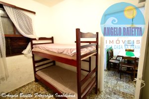 Casa para locação no bairro Centro em Peruíbe, á 200 metros da praia