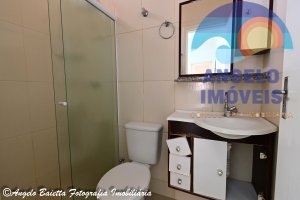 Casa para locação no bairro Centro em Peruíbe