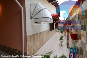 Casa á venda no bairro Tres Maris em Peruíbe