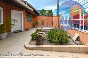 Casa á venda no bairro Ribamar em Peruíbe