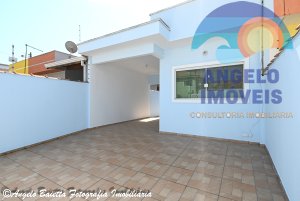Casa á venda no bairro São João Batista em Peruíbe