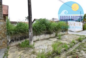 Terreno lado praia á venda no bairro Icaraíba em Peruíbe