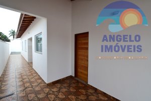 Casa para venda no bairro Ribamar em Peruibe