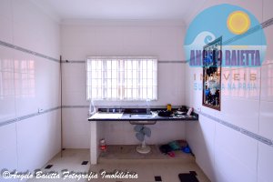 Casa á venda no bairro Icaraíba em Peruíbe
