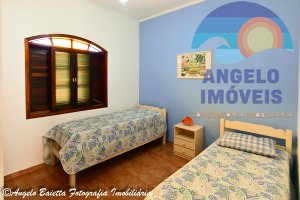 Casa lado praia á venda, 2 lotes, no bairro Oasis em Peruíbe