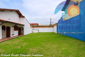 Casa lado praia á venda, 2 lotes, no bairro Oasis em Peruíbe