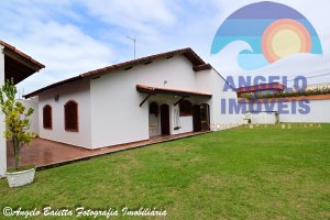 Casa lado praia á venda, 2 lotes, no bairro Oasis em Peruíbe