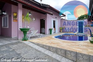Casa para venda no bairro Tres Marias, entre 400 e 800 metros da praia