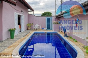 Casa para venda no bairro Tres Marias, entre 400 e 800 metros da praia