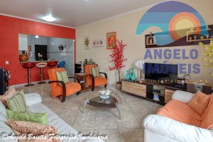 Casa para venda no bairro Tres Marias, entre 400 e 800 metros da praia