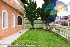 Sobrado á venda no bairro Tres Marias em Peruíbe