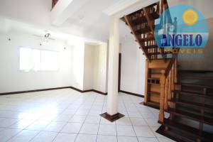 Casa para venda no bairro Centro em Peruibe, entre 400 e 800 metros da praia