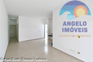 Casa á venda no bairro Flora Rica em Peruíbe