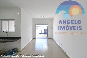 Casa á venda no bairro Flora Rica em Peruíbe