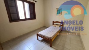 Casa com piscina á venda no bairro Oásis em Peruíbe