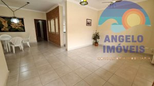 Casa com piscina á venda no bairro Oásis em Peruíbe