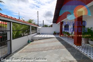 Casa á venda no bairro Florida em Peruíbe