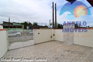 Casa á venda no bairro Ribamar em Peruibe