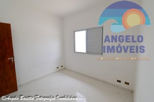 Casa á venda no bairro Ribamar em Peruibe