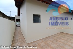Casa á venda no bairro Ribamar em Peruibe