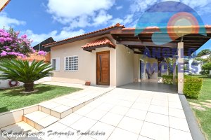Casa em 2 lotes á venda em Peruibe Litoral SP, otima localização