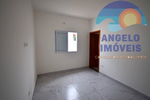 Casa á venda no bairro Jardim Veneza em Peruíbe
